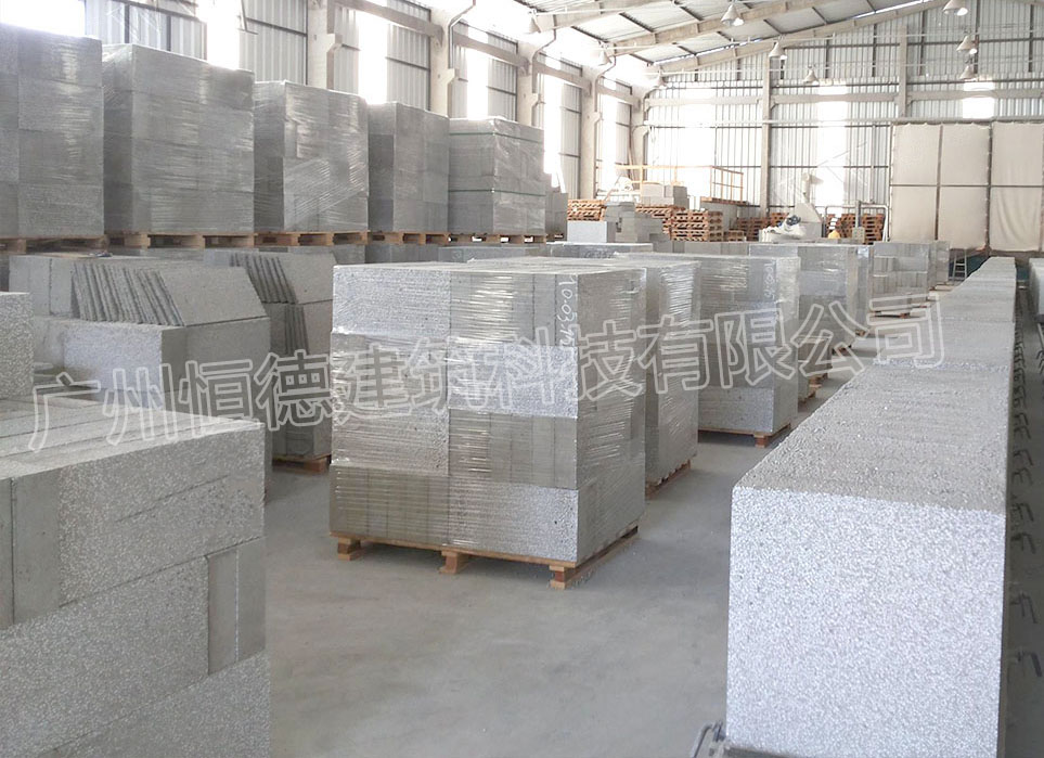 新疆地区6月起推广自保温砌块墙体 聚苯乙烯自保温砌块优点多